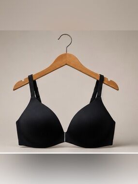New! Skims WIRELESS FORM
PUSH UP PLUNGE BRA